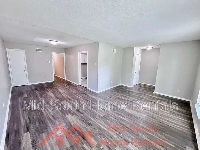 4077 Forest View Dr — Photo 2