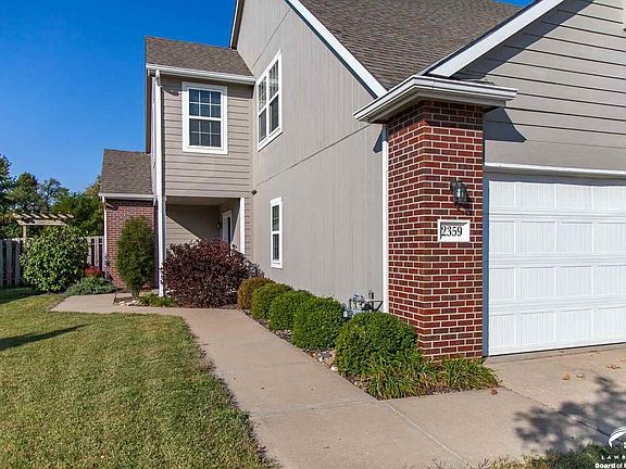 3rd image of 2359 Surrey Dr