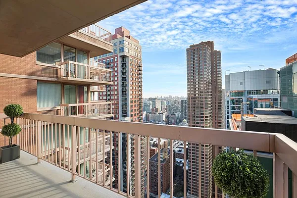 Rented by Douglas Elliman | media 21