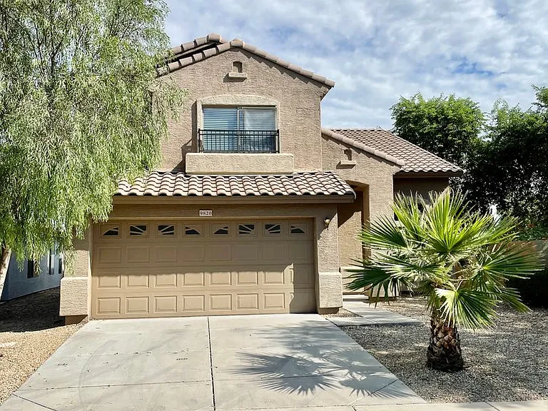 9820 W Pioneer St — Photo 2