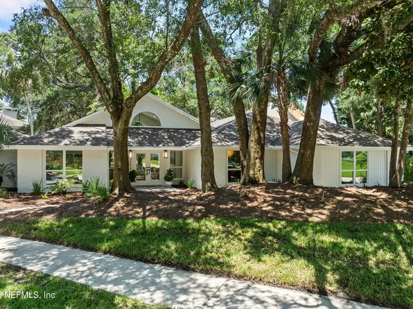 2212 BAREFOOT Trace, Atlantic Beach, FL 32233