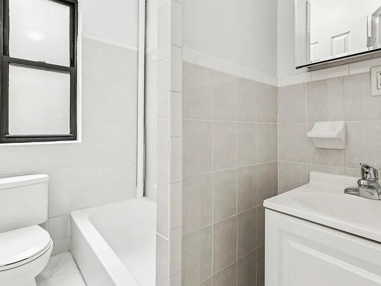 628 W 151st St #3F — Photo 10