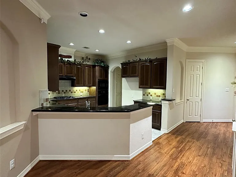 2910 Royal Oaks Grv — Photo 10