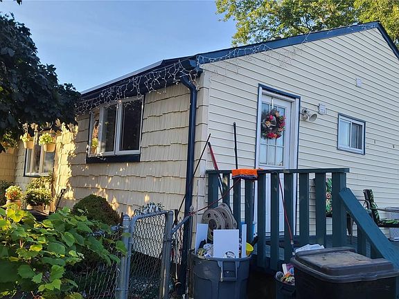 3rd image of 189 Hilltop Dr