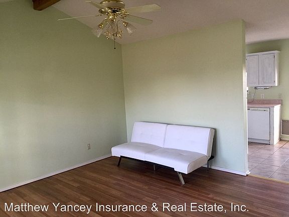 5th image of 405 Sandstone Dr