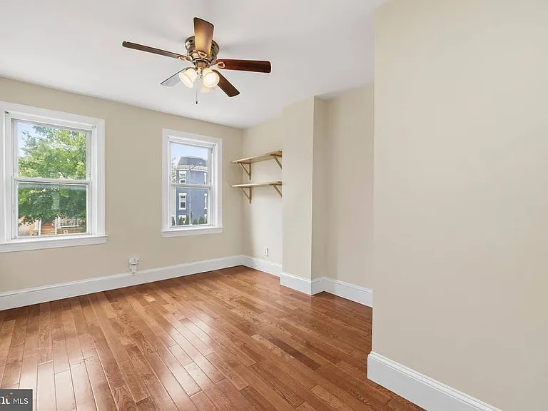 925 8th St NE — Photo 14