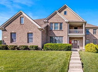 950 Westlake Hills Dr, Columbus, IN 47201