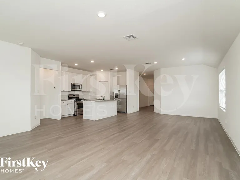 13003 Rosemary Cv — Photo 4