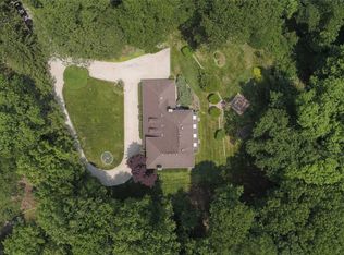 3 Brackenwoods Path, Saint James, NY 11780