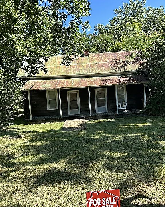 2nd image of 35 Jackson St