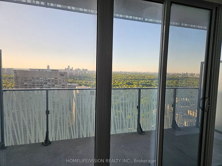 42 Charles St E #4207 — Photo 5