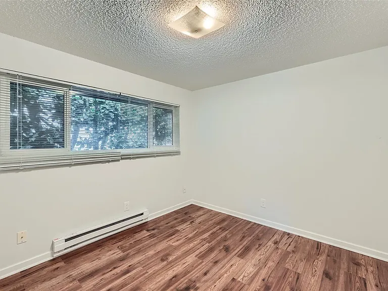 10708 Stone Ave — Photo 8