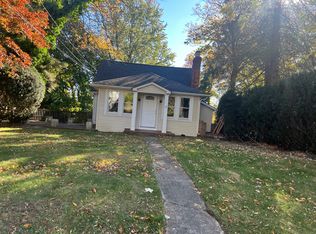 19 Maple Ave, Stony Brook, NY 11790