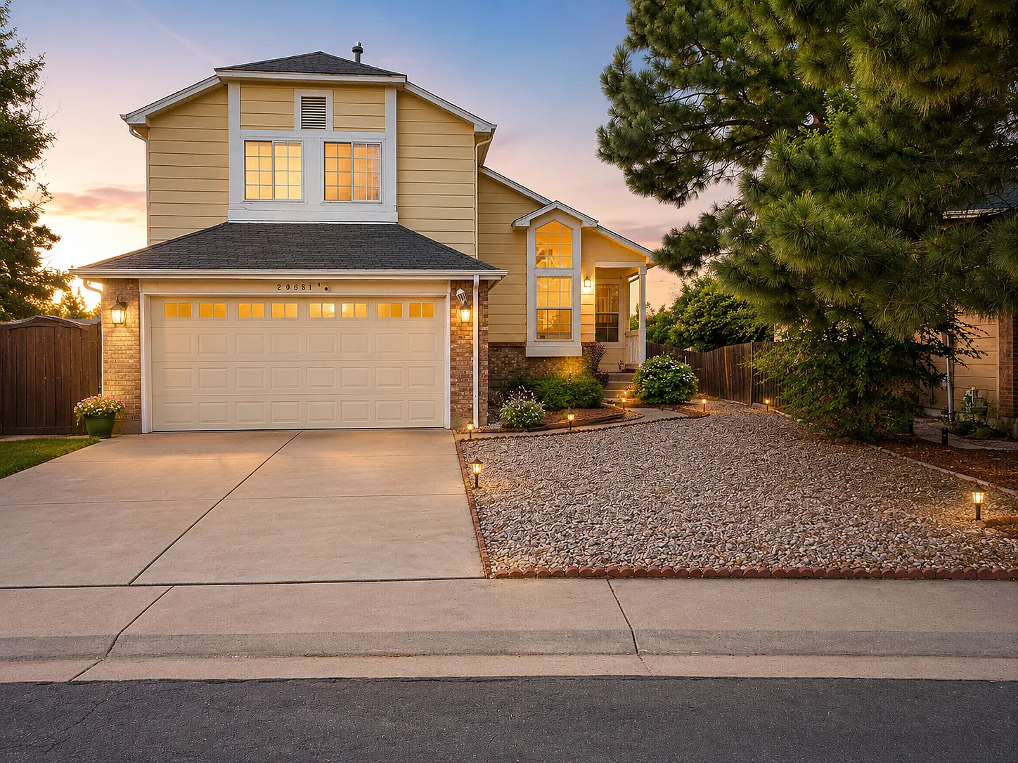 3 bed, 1.5 bath, 1456 sqft, $2,700 — Photo 1