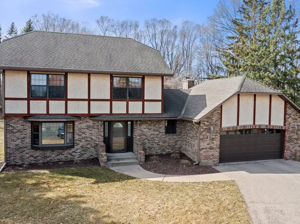 918 Crown Ct, Mendota Heights, MN 55118