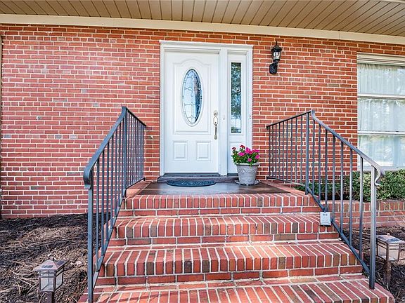 3rd image of 8297 Ellerson Dr