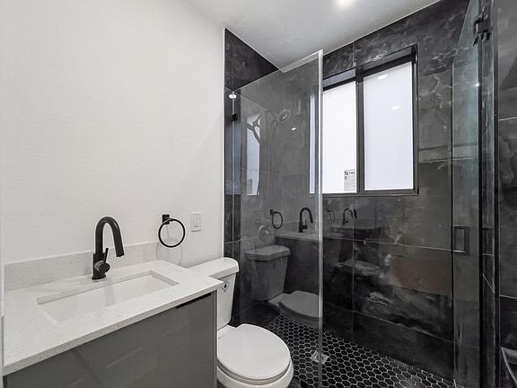 5th image of 629 SW 10th Ave #9d5133370