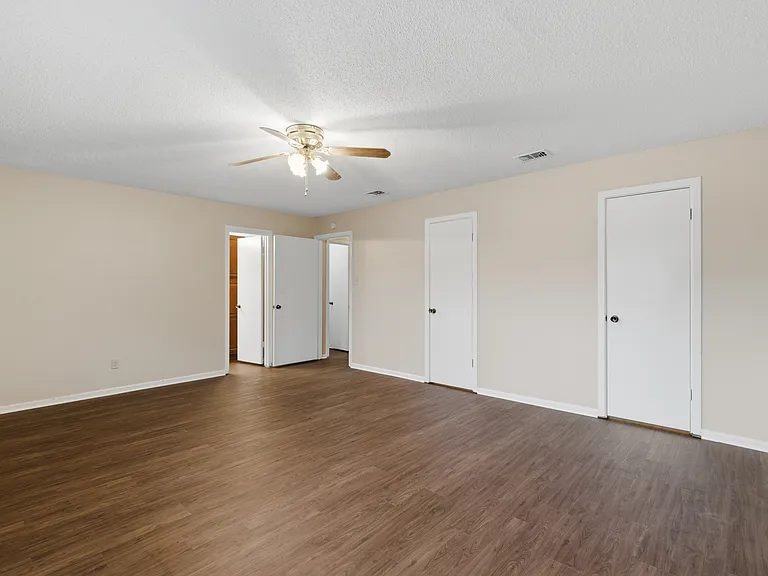 2113 Fleur De Lis Ct — Photo 10