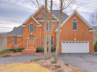 6630 Piney Woods Rd, Radford, VA 24141