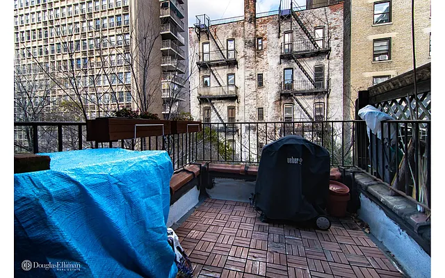 Rented by Douglas Elliman | media 20