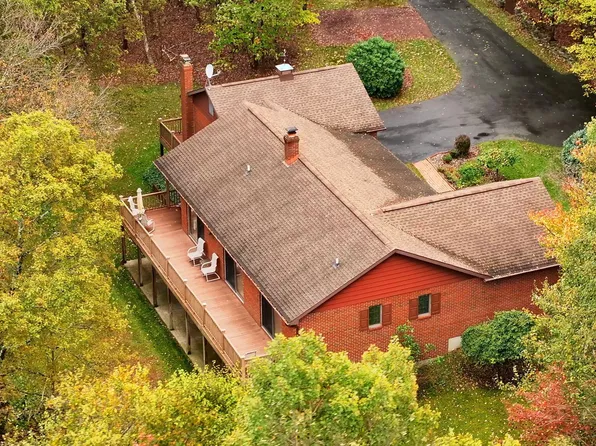 201 Skyline Dr, Hazleton, PA 18202