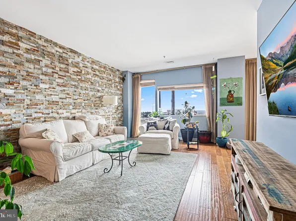 10 E Lee St Unit 1204, Baltimore, MD 21202