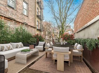 555 Hudson St #TOWNHOUSE, New York, NY 10014