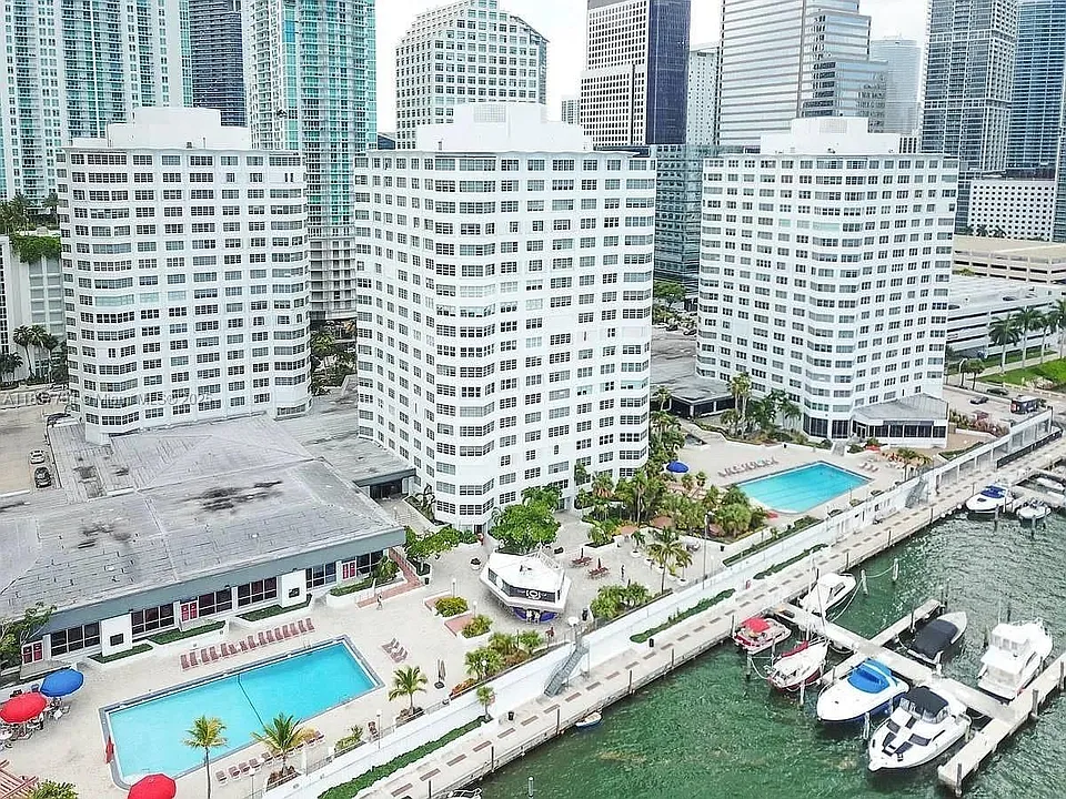 825 Brickell Bay Dr #847
