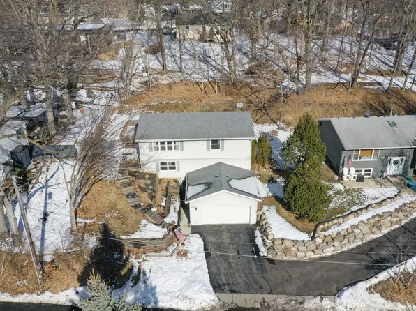 4812 Lanark Rd, Mound, MN 55364