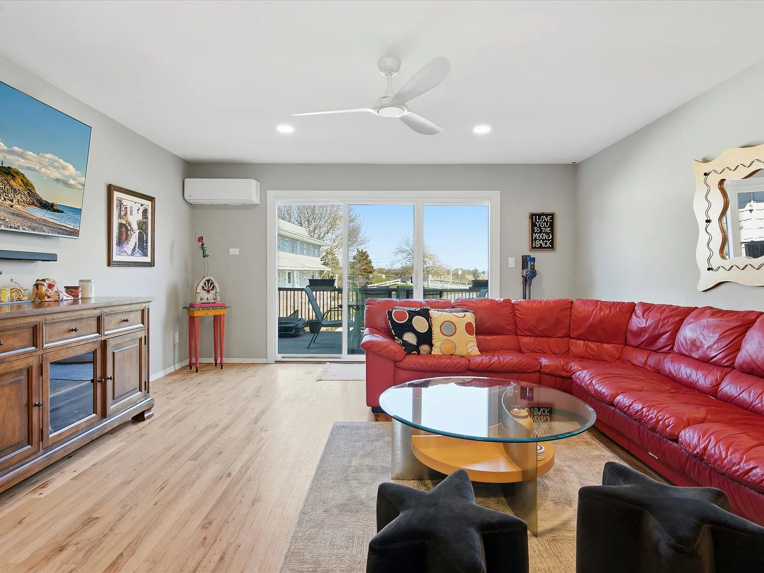 Westhampton Beach Waterfront Condo with Pool — Photo 4