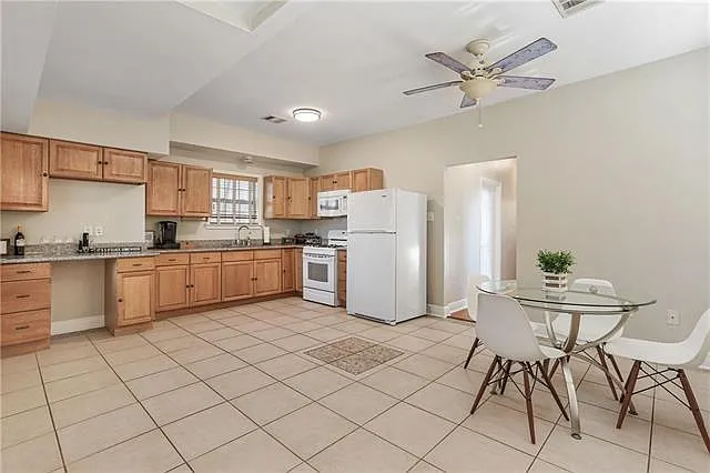 2568 Gladiolus St #UPPER — Photo 6