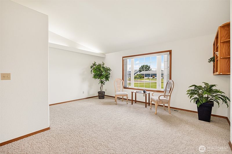 3rd image of 1000 13th Avenue SW #18