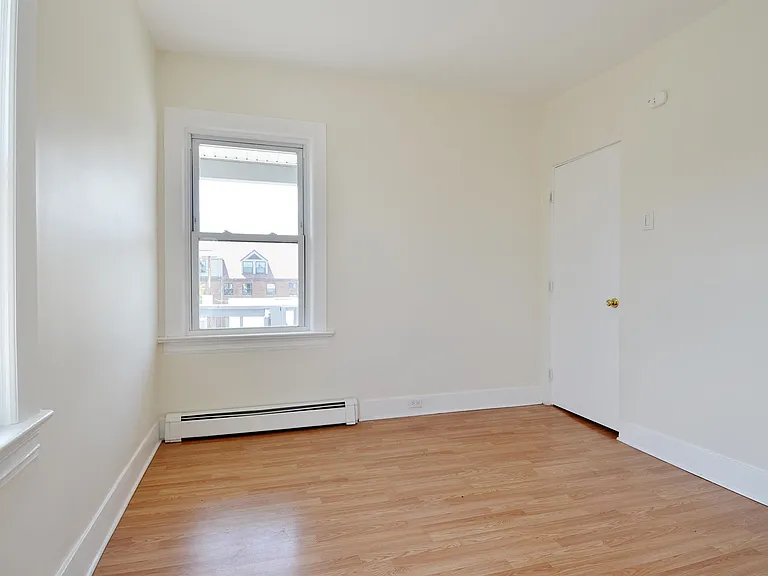 135 Lord Ave #2 — Photo 17