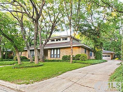 2nd image of 2203 Stafford Dr