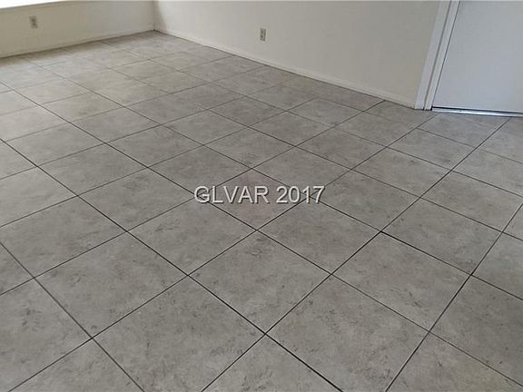 5th image of 2988 Kennewick Dr