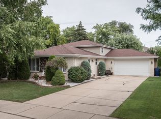 8909 Moody Ave, Oak Lawn, IL