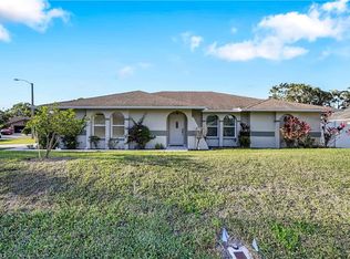 1711 Daisy Ln, Naples, FL 34105