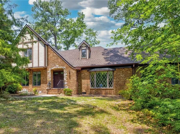 9 Hill Way, Carrollton, VA 23314