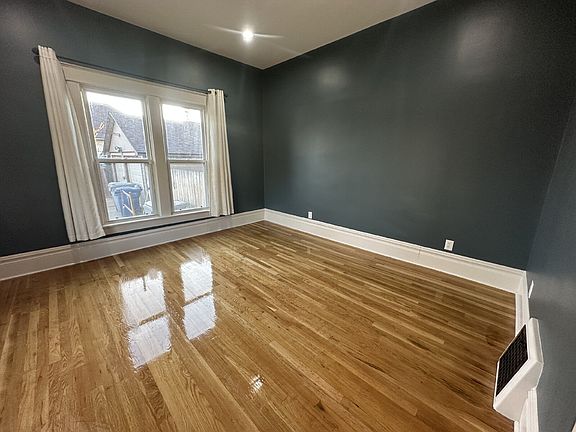 4th image of 903 9th Ave S