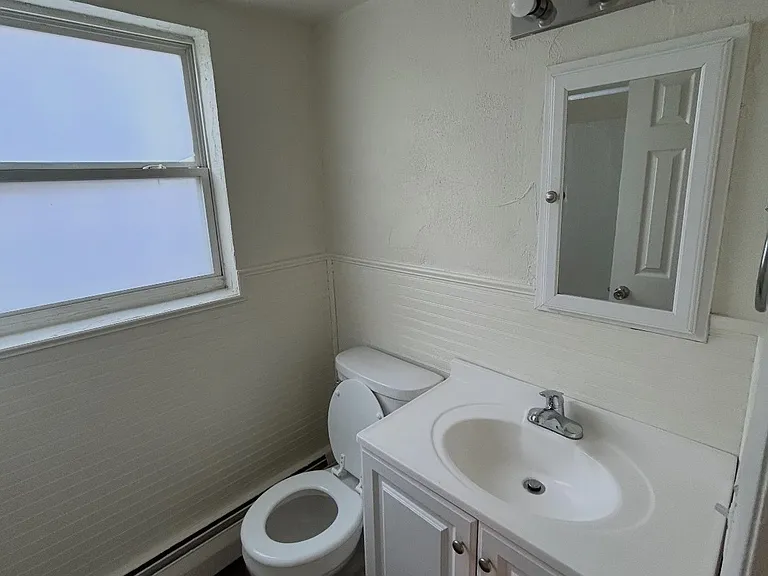 2560 Harrison Ave #15 — Photo 6