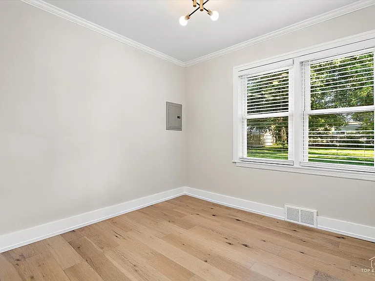 463 Longfellow Ave — Photo 23