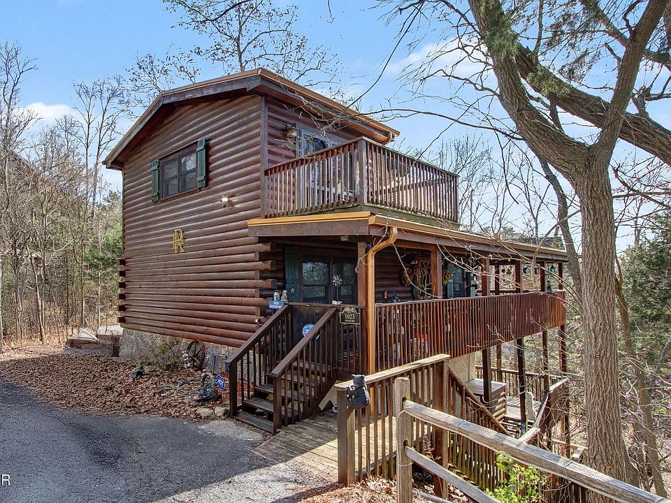 1st image of 1023 Gordon Way