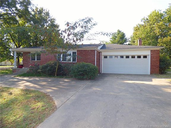 4th image of 210 W Lincoln Ave