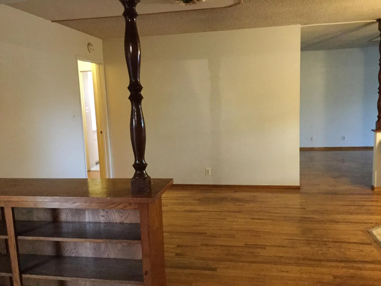 839 E Robinhood Drive — Photo 4