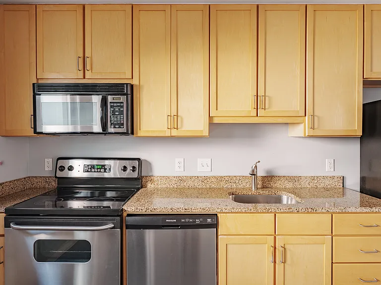 620 Glen Iris Dr NE #324 — Photo 11