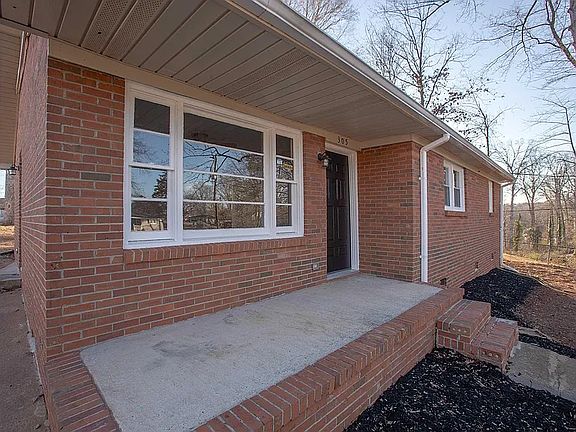 4th image of 305 Kenmore Dr