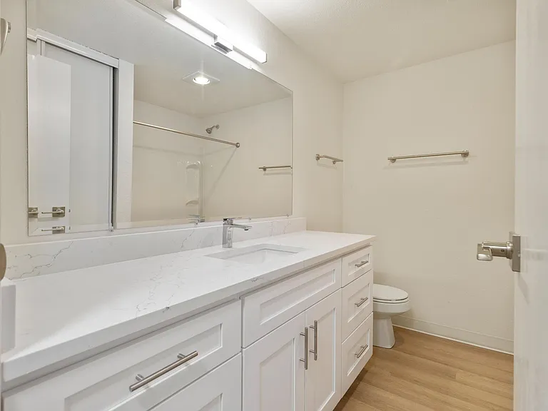 Lawton Park Villas- One month free- 2 Bed / 2 Bath Space to Live, Room to Breathe, All Yours. Mag... — Photo 10
