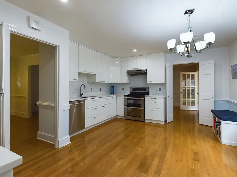 10211 Windbluff Dr — Photo 18