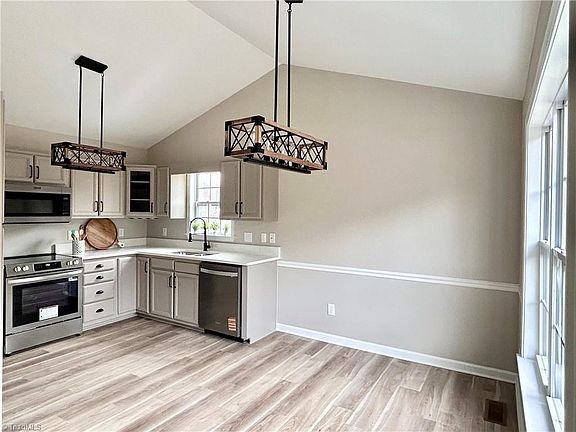3rd image of 6148 Tory Ct