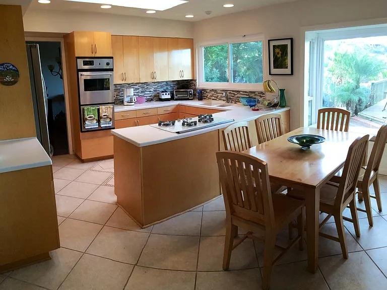 6426 Spear St — Photo 4